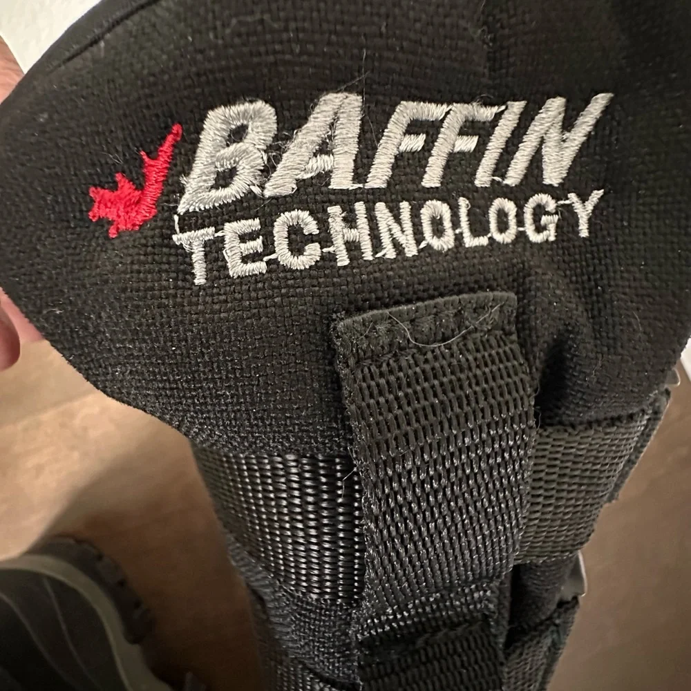 Baffin Technology Kids Size 4R Cold Weather Boots Black/gray Buckle Ski‎ Snow